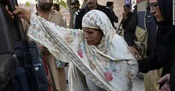 Pakistan: Woman sentenced to death for burning daughter alive