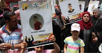 Palestinians on strike in solidarity with prisoners