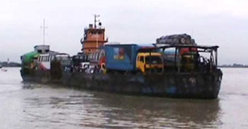 শিমুলিয়া-কাওরাকান্দিতে নৌযান চলাচল বন্ধ