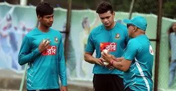 Bangladesh retain 4 pacemen against India 