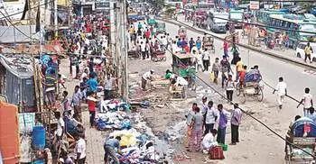 Pedestrians hail decision to keep footpaths hawker-free