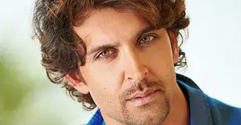 Hrithik donates his eyes, joins Aishwarya and Rajinikanth