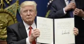 Muslim travellers turned away from US borders after ban 