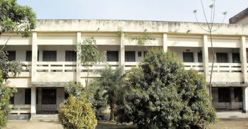 কেবিএম কলেজের ছাদ থেকে পড়ে ছাত্রের মৃত্যু