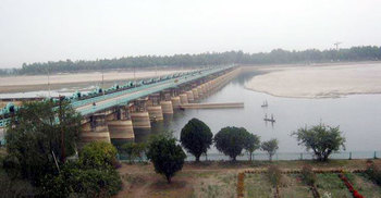 তিস্তা ব্যারাজের ভাটিতে পাথর উত্তোলন : শ্রমিকের কারাদণ্ড