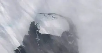 Ice loss spreads up Antarctic glaciers