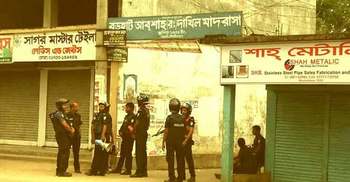 বড়হাটে চলছে ‘অপারেশন ম্যাক্সিমাস’