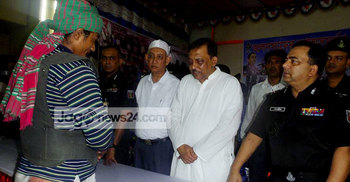 পটুয়াখালীতে ২ জলদস্যু বাহিনীর আত্মসমর্পণ