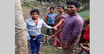 চুরির দায়ে শিশুকে গাছে বেঁধে নির্যাতন