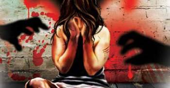 ধর্ষণে সহায়তা করায় মায়ের বিরুদ্ধে মেয়ের মামলা