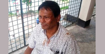 ঘুষ না দেয়ায় শিক্ষা অফিসে প্রধান শিক্ষক লাঞ্ছিত