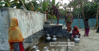 সাতক্ষীরায় গভীর নলকূপেও পানি ওঠে না 