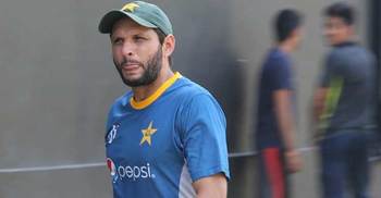 Afridi to take legal action against Miandad 