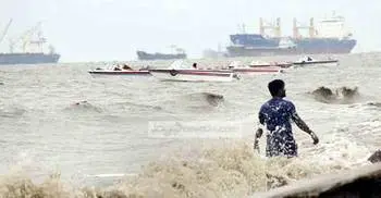Mora is forecast to strike Bangladesh at 3am