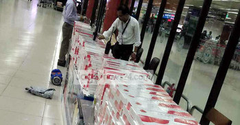 শাহজালালে ১৯ লাখ টাকার বিদেশি সিগারেট জব্দ