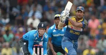 Sanath convinces Sanga to end international retirement 