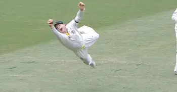 Smith takes incredible catch 