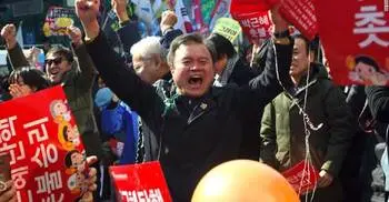 2 S.Korean participants die in pro-Park Geun-hye rally