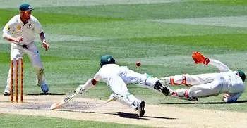 Australia thrash Pakistan in second Test to clinch series