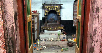 মন্দিরের তালা ভেঙে দুইশ বছর পুরনো বিগ্রহ চুরি