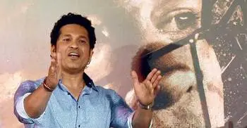 Tendulkar says `Thank you` to his `honoured` fan