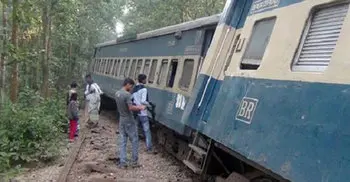 Rail link of Dhaka with northern districts snapped