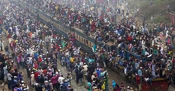 ট্রেনের বিশেষ সার্ভিসে মুসল্লিদের ভিড়