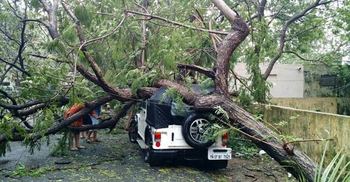ভারতে ভার্দাহের তাণ্ডবে মোবাইল-ইন্টারনেট সেবা ব্যাহত