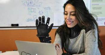 ভিডিও চ্যাটেও ছুঁতে পারবেন ওপারের মানুষটিকে