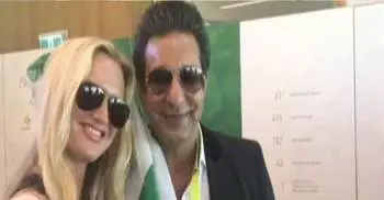 Pakistan or Australia; Wasim Akram in dilemma, wife neutral 