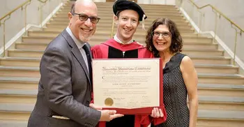 Mark Zuckerberg finally gets his Harvard degree