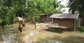 চাঁপাইনবাবগঞ্জে বাড়ছে ৩ নদীর পানি