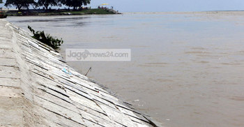 ঝুঁকিতে রাজশাহী শহর রক্ষা বাঁধ
