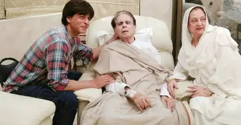 Shah Rukh Khan visits Dilip Kumar