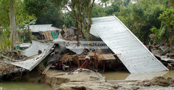 জামালপুরের সর্বত্রে বন্যার ক্ষতচিহ্ন