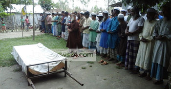 বাবার আঙিনায় লাইলীর দাফন