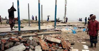 নতুন আশ্রয়ের সন্ধানে ছুটছে তারা