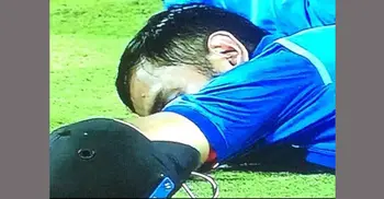 Dhoni sleeps on field as crowd trouble stops match