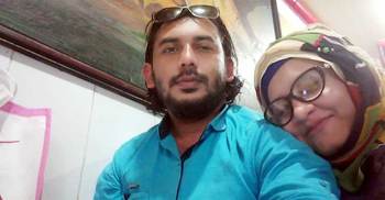 বিয়ের দাবিতে ছাত্রলীগ সভাপতির বাড়িতে প্রেমিকা