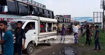 6-km tailback at Paturia ferry ghat