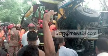 Bus-truck collision kills 6 in Gopalganj