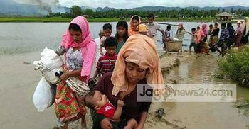 টেকনাফ স্থলবন্দরে আটকা পড়েছে ৪৪ রোহিঙ্গা মাঝি