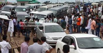 শিমুলিয়ায় ঘরমুখো মানুষের চাপ