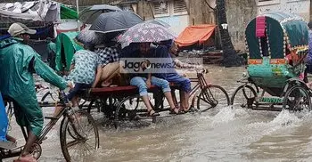 Heavy downpour plays havoc with city life