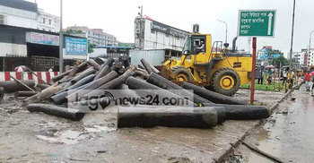 তিনশ ফুটে উচ্ছেদ, ১৮ গাড়িতে রেকার