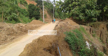 ধসের আশঙ্কায় রাঙ্গামাটি-খাগড়াছড়ি যান চলাচল বন্ধ