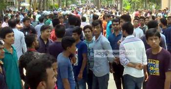 বান্ধবীকে উত্ত্যক্ত করায় ছাত্রলীগের ধাওয়া-পাল্টা ধাওয়া