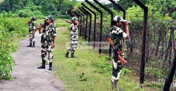 ফের দুই বাংলাদেশিকে ধরে নিয়ে গেছে বিএসএফ