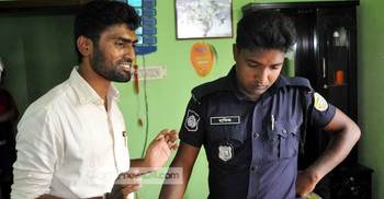 প্রবাসীর স্ত্রী ভাগিয়ে নির্যাতন : ভুয়া ডাক্তার গ্রেফতার