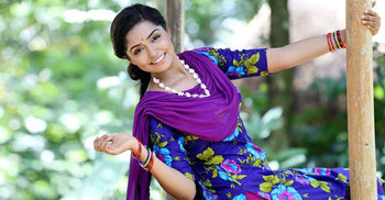 চলচ্চিত্রে অভিনয়ের প্রচুর প্রস্তাব পাচ্ছি : হিমি